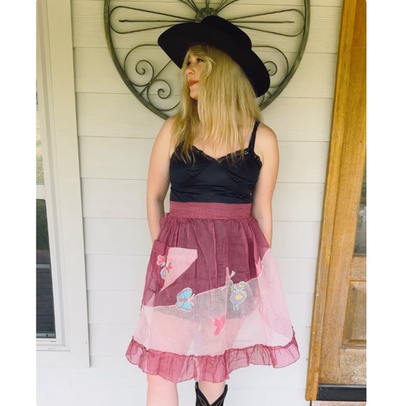 Vintage 1960’s Soft Pink Purple Cotton Apron • Floral Butterly Embroidery - Picture 8 of 8